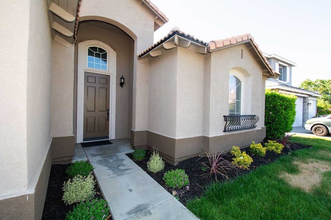 622 Apache St - Photo 2 of 44