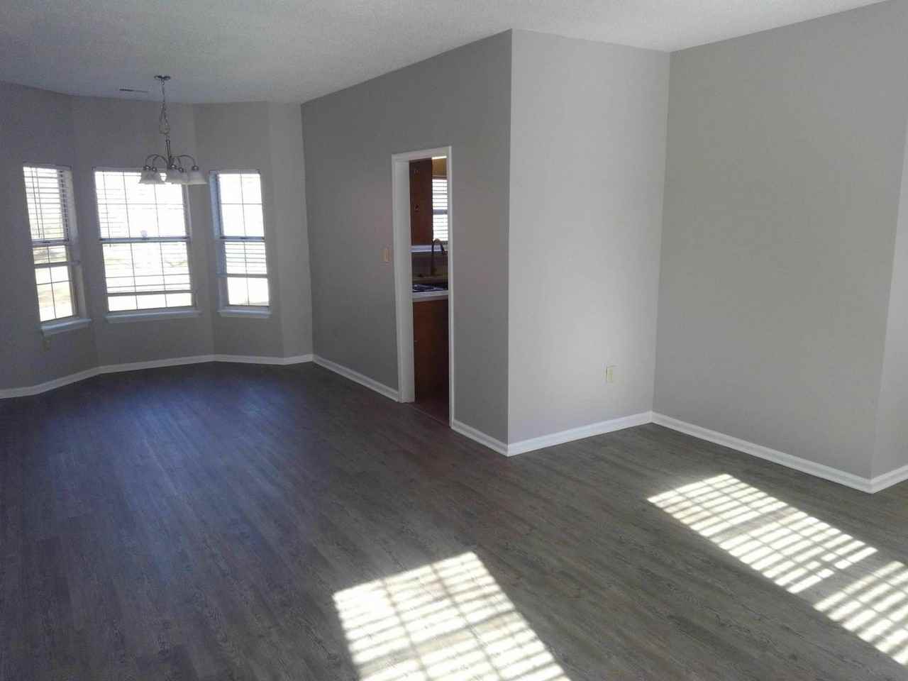 7334 Reynard Ln - Photo 3 of 22