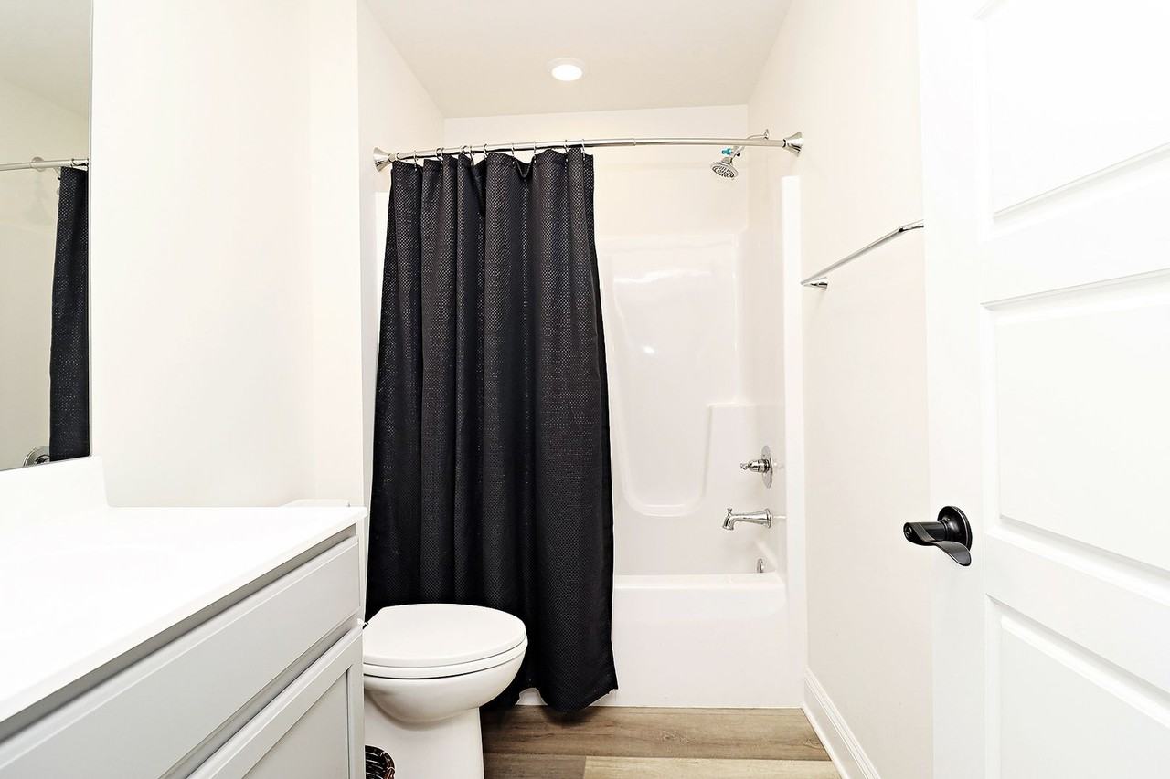 6842 Chancery Ln - Photo 6 of 11