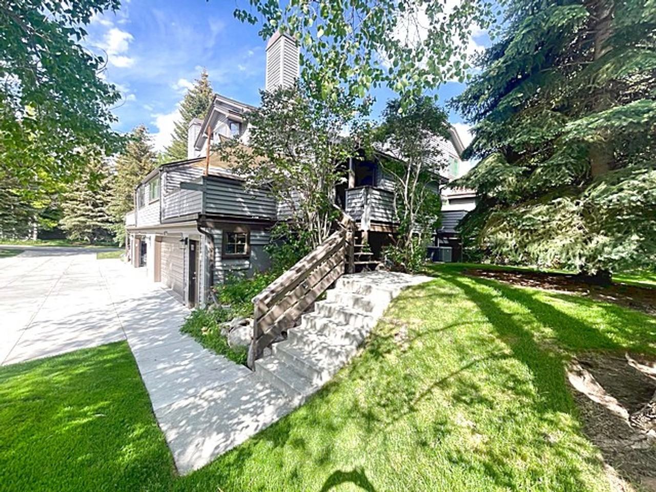 3065 Elk Run Dr