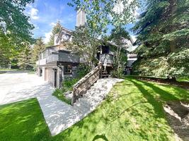 featured image of 3065 Elk Run Dr