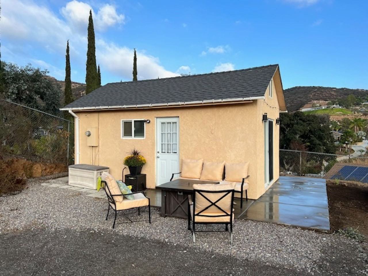 1801 Carob Tree Ln - Photo 3 of 31