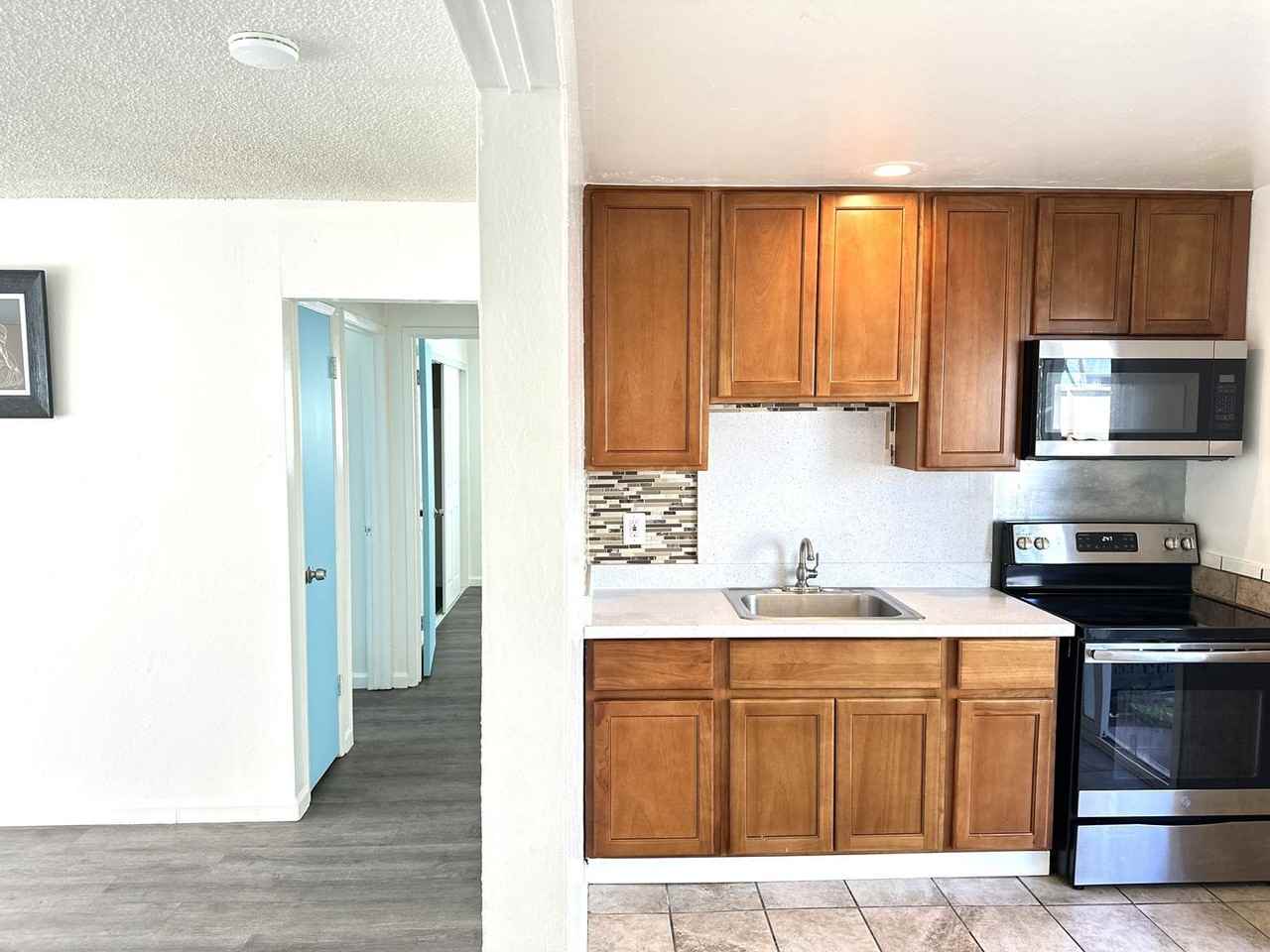 5720 Harmon Ave - Photo 2 of 21