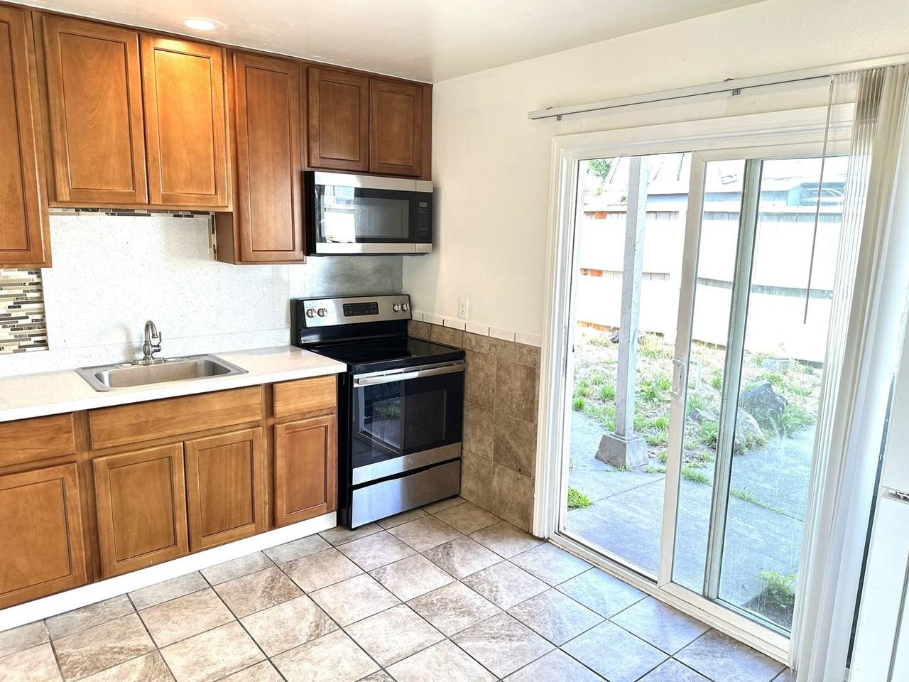 5720 Harmon Ave - Photo 3 of 21