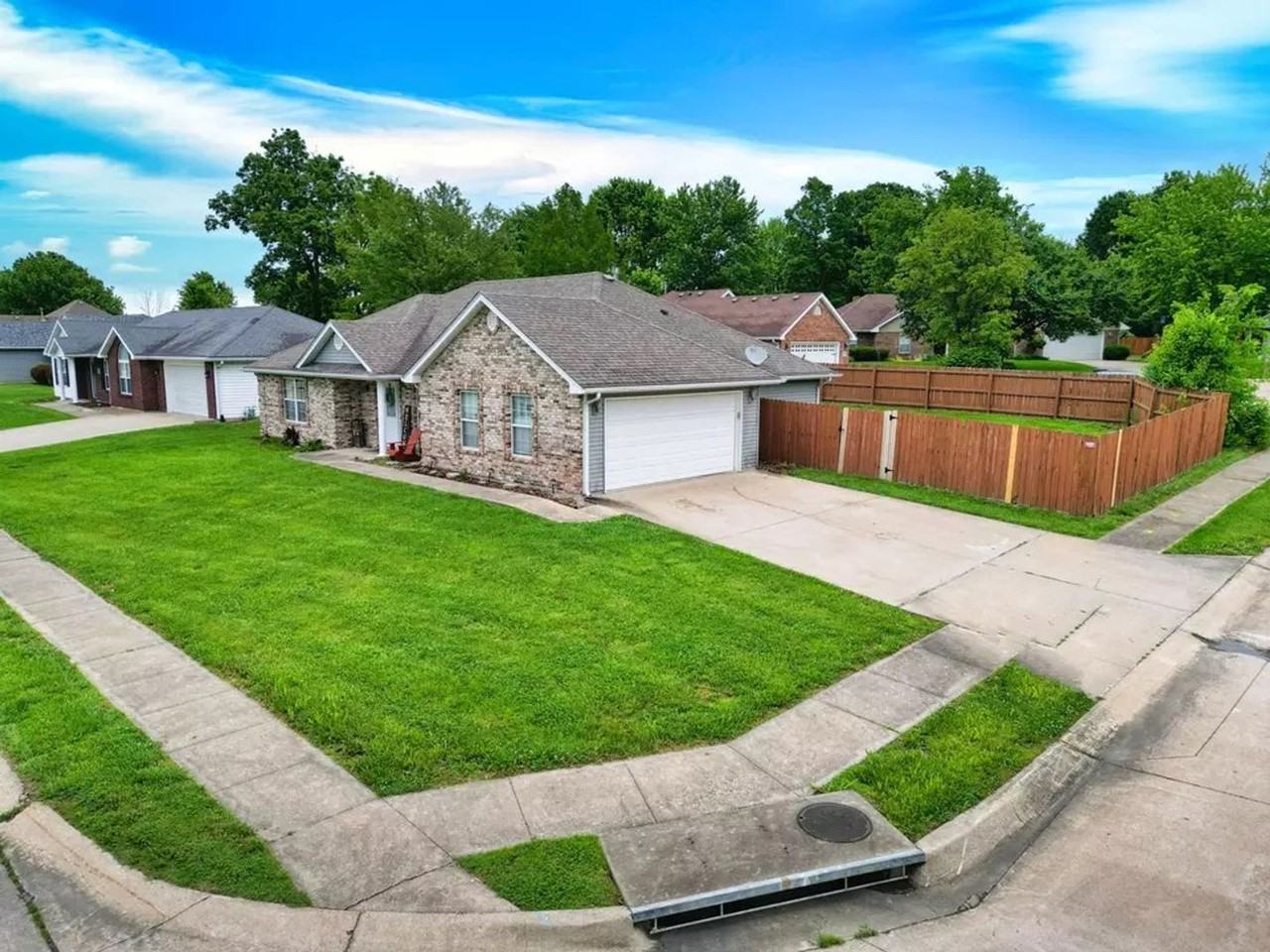 508 Summertime Dr - Photo 3 of 17