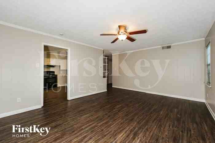 1805 Dorothy Dr - Photo 3 of 16