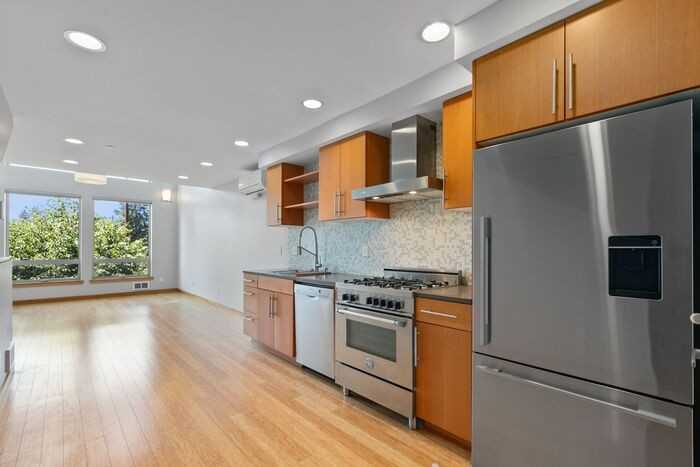 5230B California Ave Sw - Photo 3 of 48