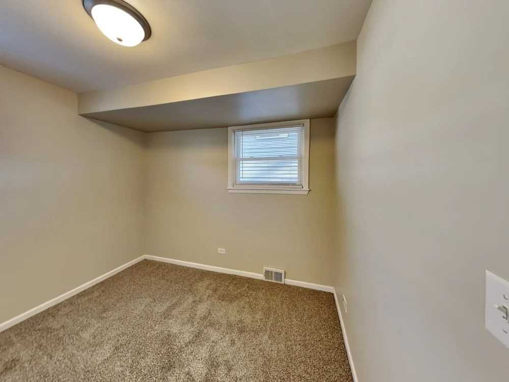 1702 N 38th Ave #NA - Photo 3 of 12