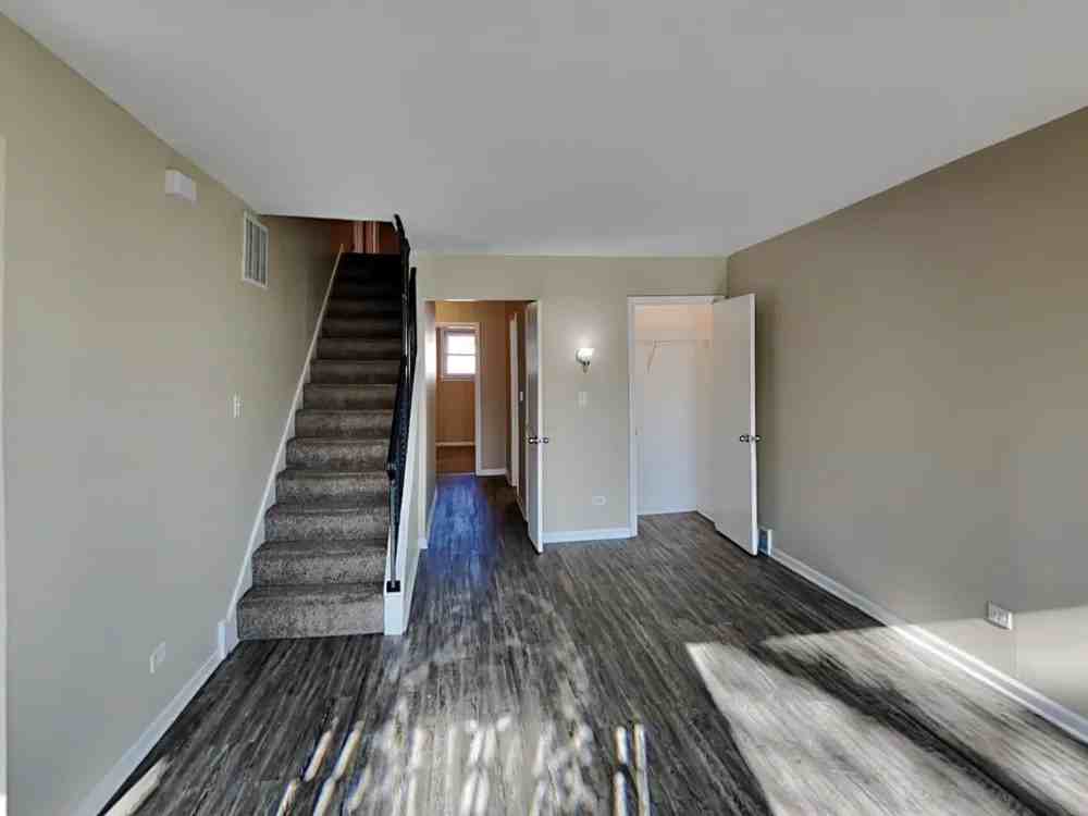 1813 N 38th Ave #NA - Photo 2 of 10