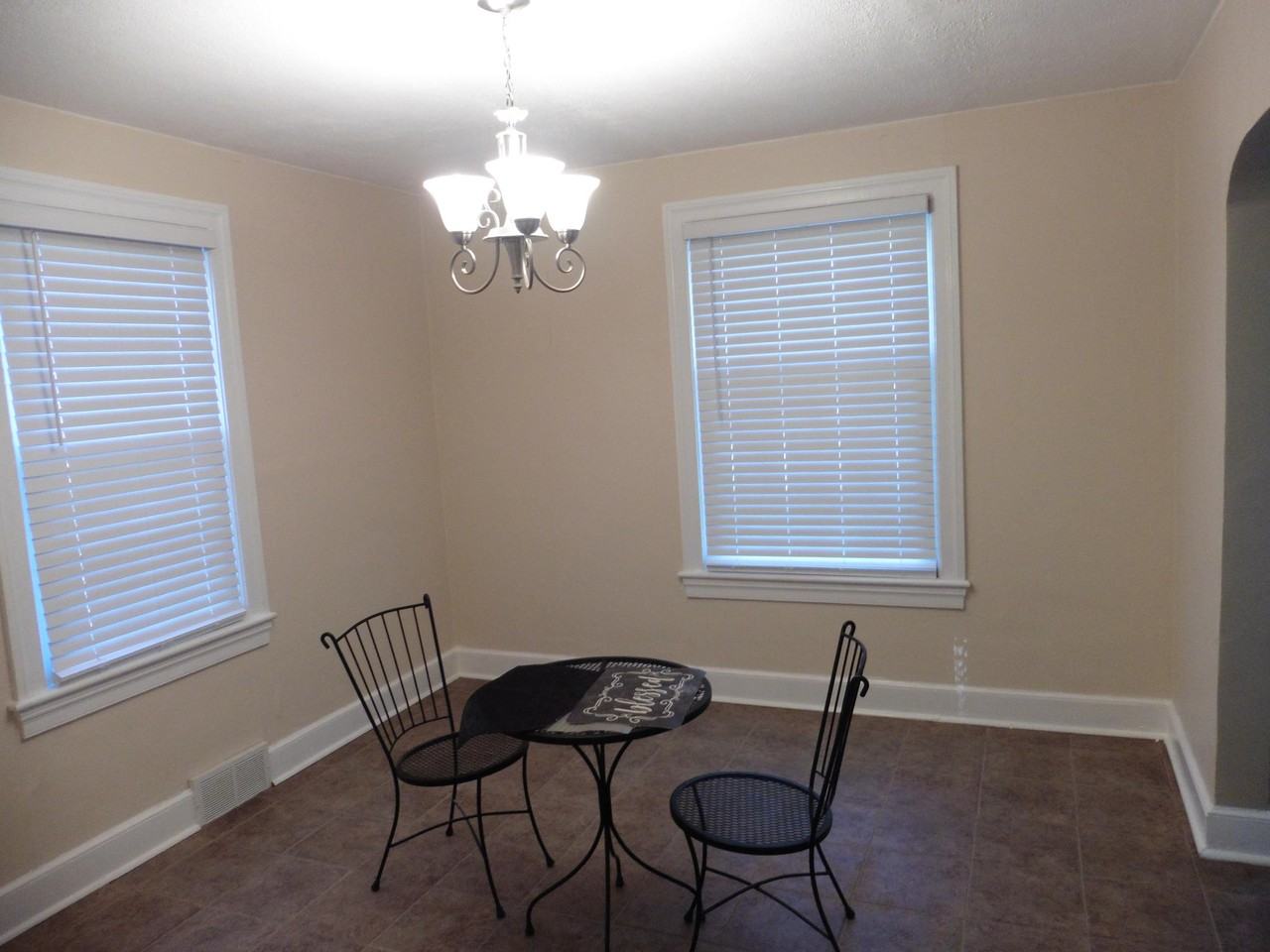 319 Crompton Rd #NA - Photo 5 of 20