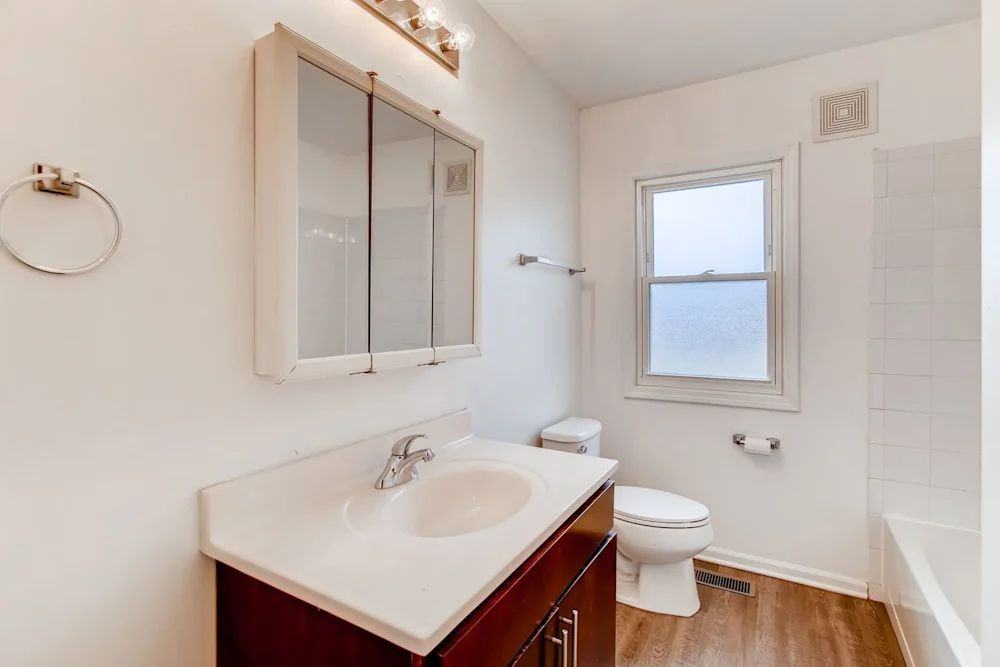 1384 Alberta Ct #NA - Photo 3 of 8