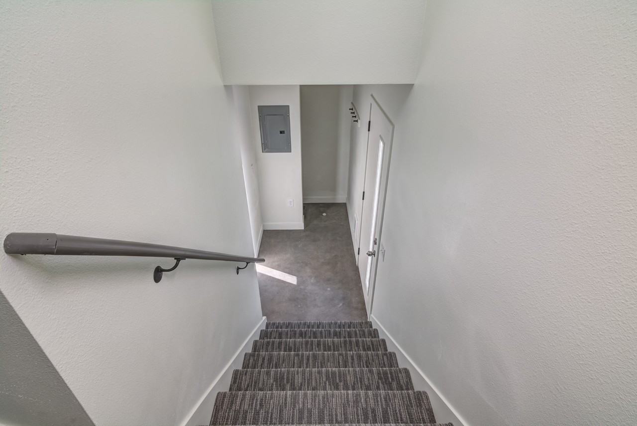 3257 Fairfax St - Photo 3 of 26