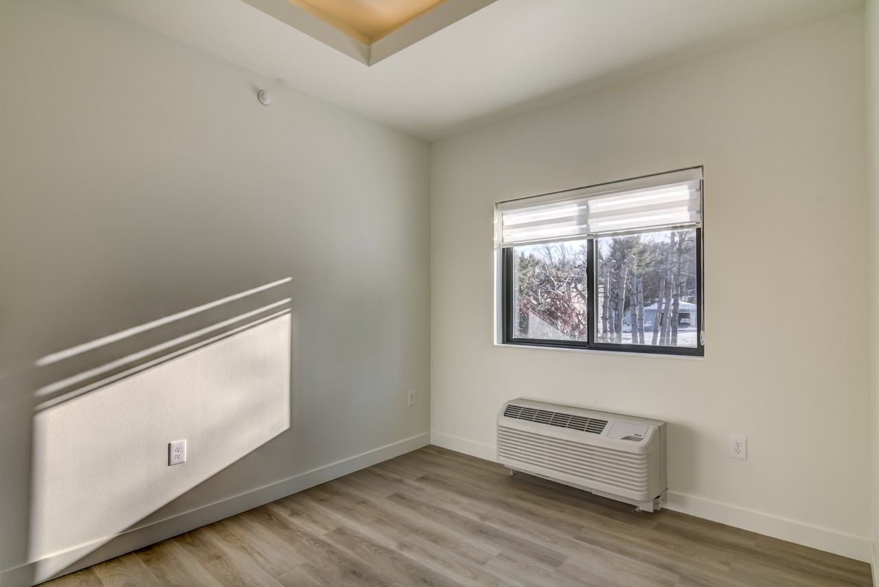 3257 Fairfax St - Photo 4 of 26