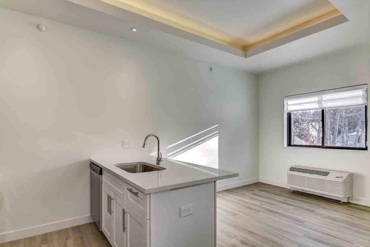 3257 Fairfax St - Photo 6 of 26