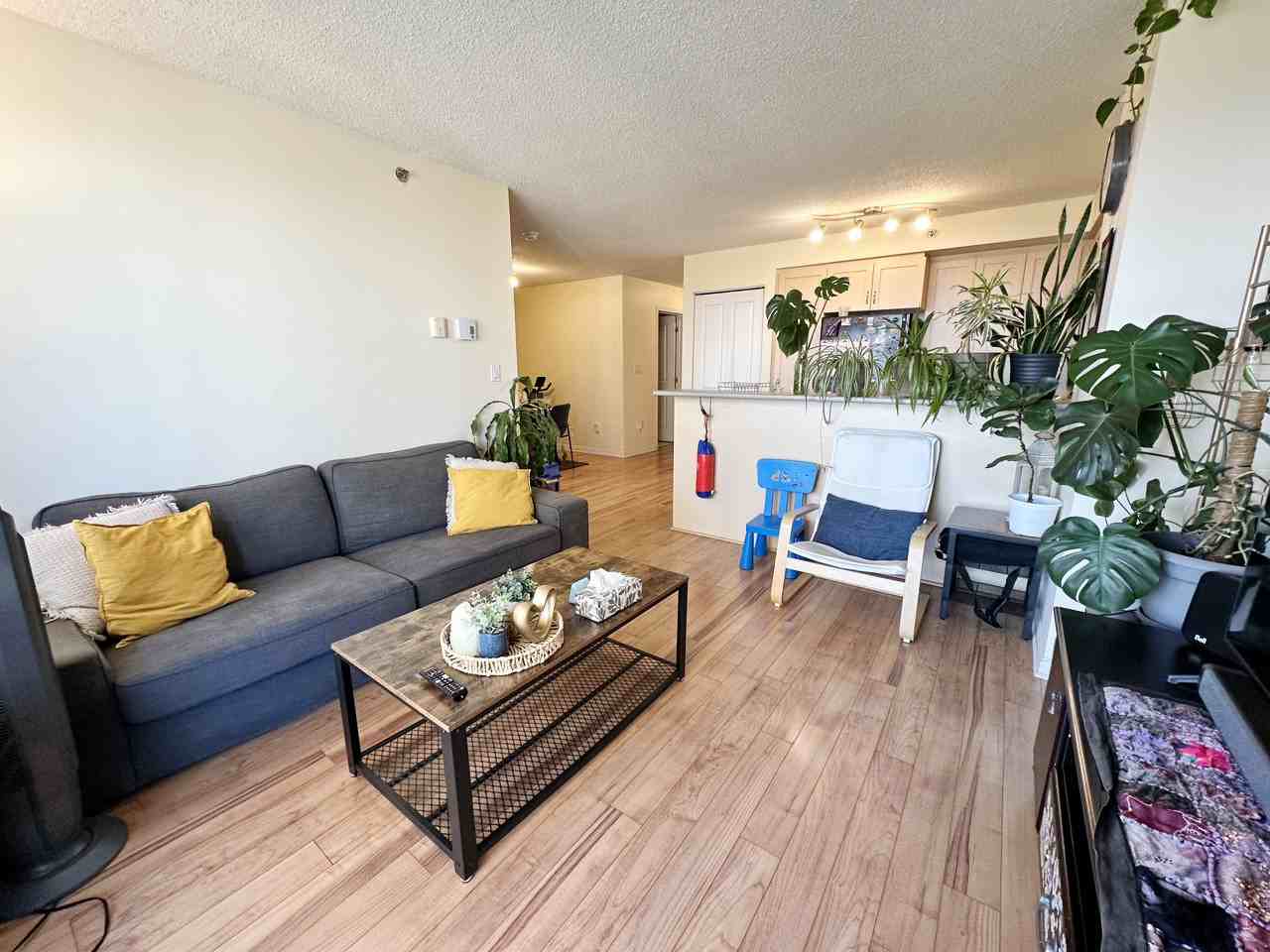 1200 Rue St-Jacques - Photo 2 of 13