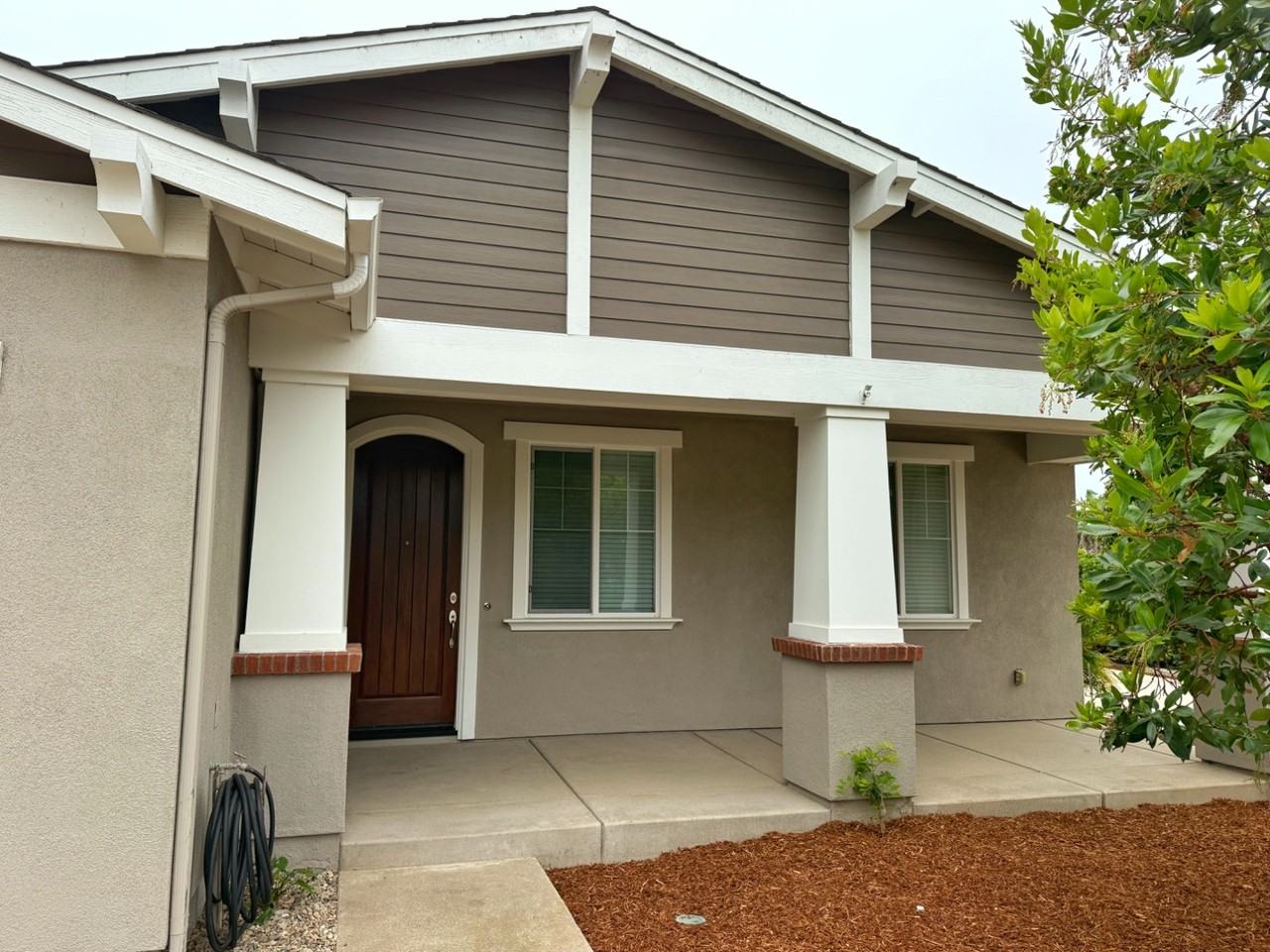 1099 Buena Vista Way - Photo 3 of 10