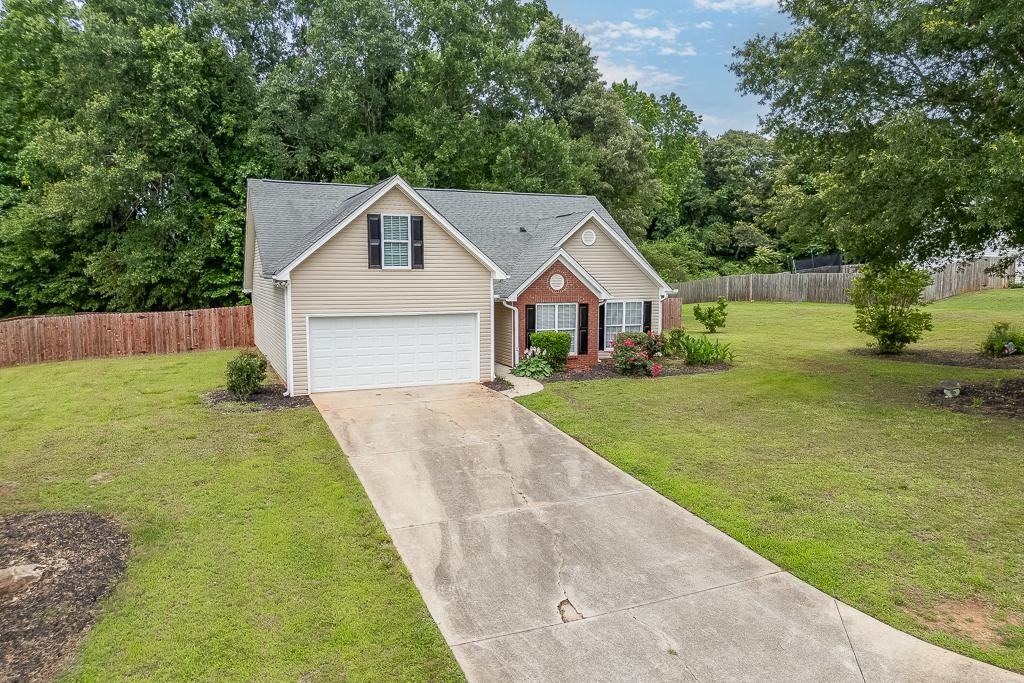 164 Beacon Dr - Photo 2 of 20