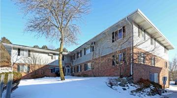 featured image of 1565 1561, 1565 Honeysuckle Road