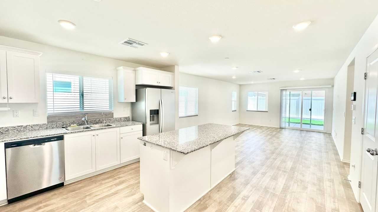 30800 Acappella Dr - Photo 3 of 28