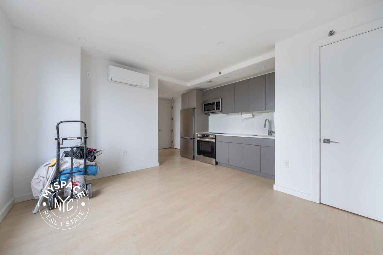 1499 Bedford Ave #10A