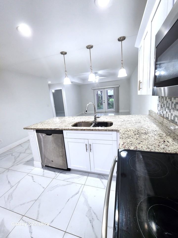 4428 15th St Sw - Photo 2 of 32