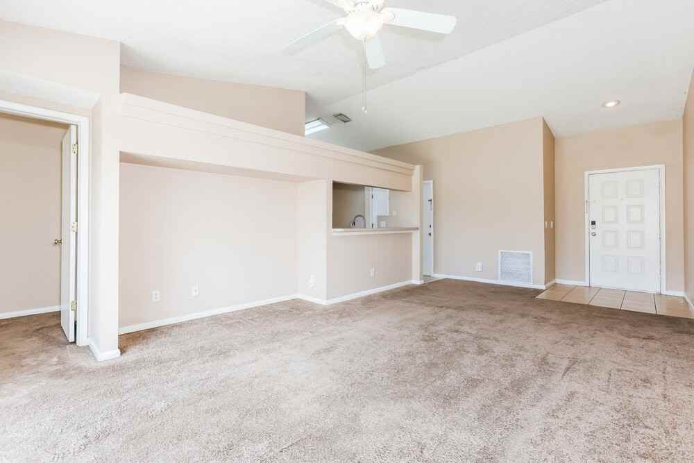 10818 Peppersong Dr - Photo 5 of 16