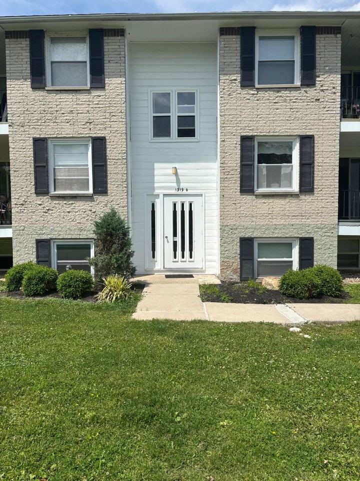 Islebrook Apartments - Photo 2 of 29