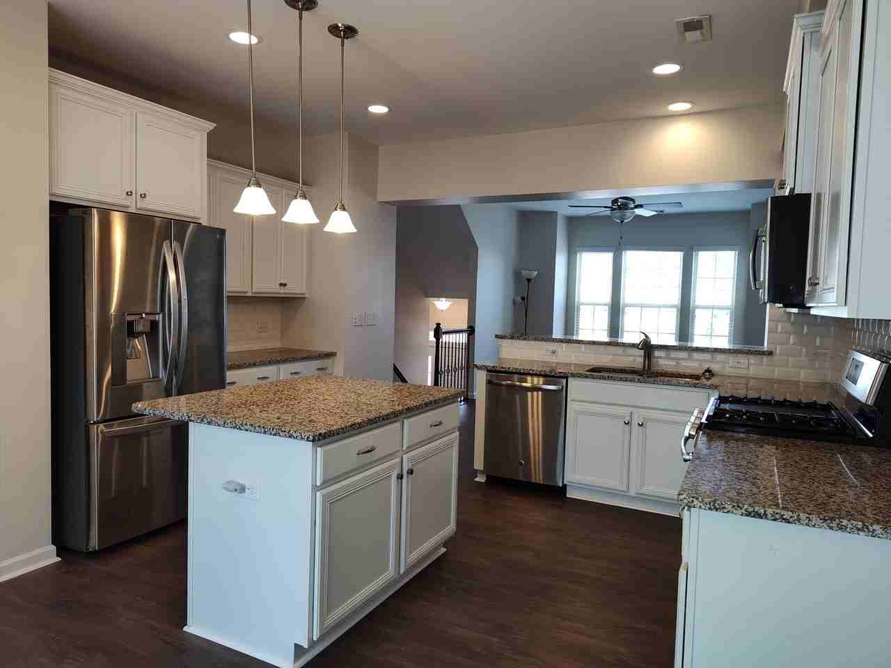 513 Dulaney Dr - Photo 2 of 21