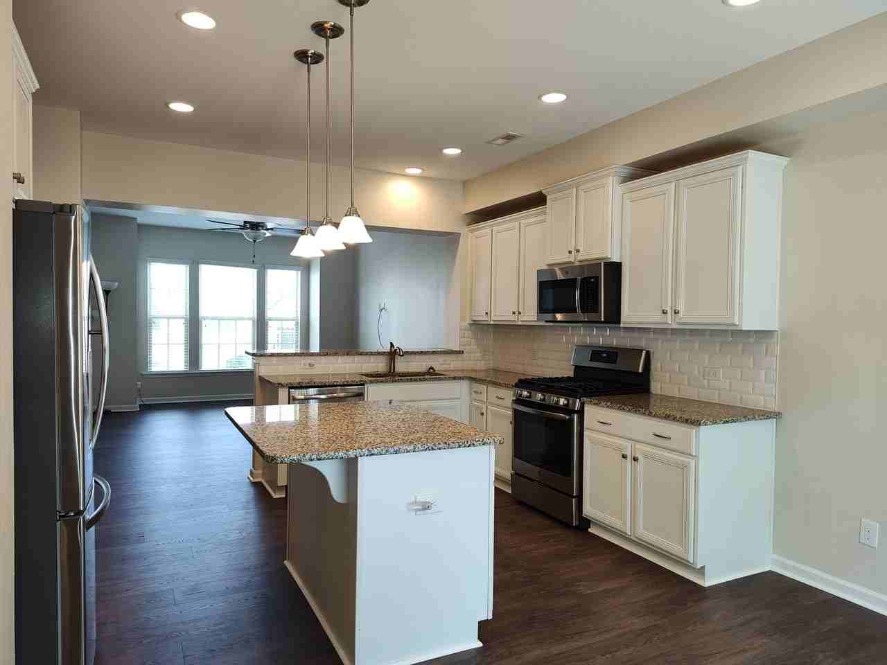 513 Dulaney Dr - Photo 3 of 21