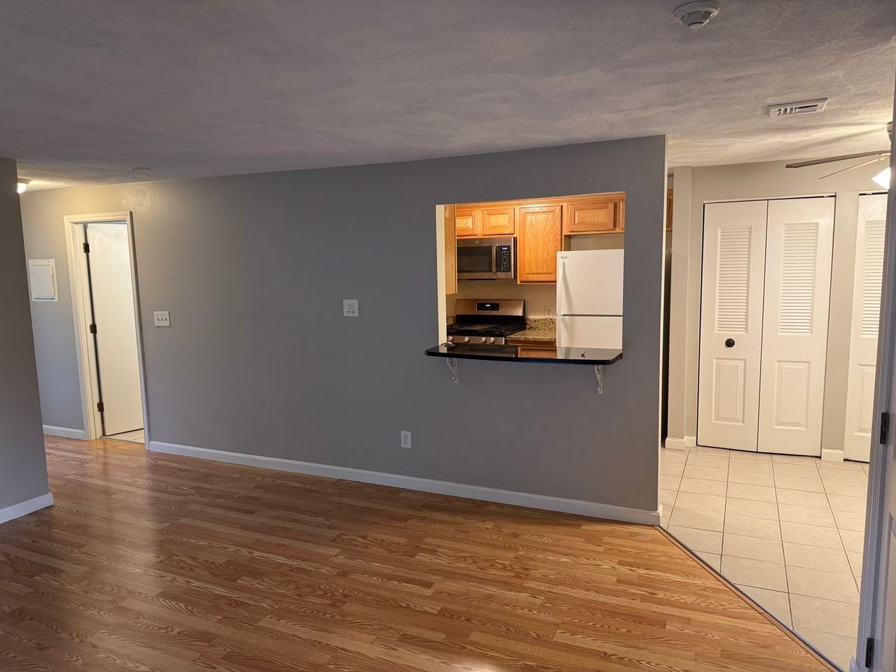 10 Village Ln #9 - Photo 2 of 26