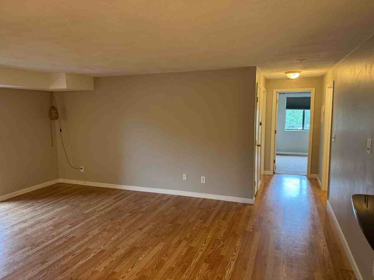 10 Village Ln #9 - Photo 6 of 26
