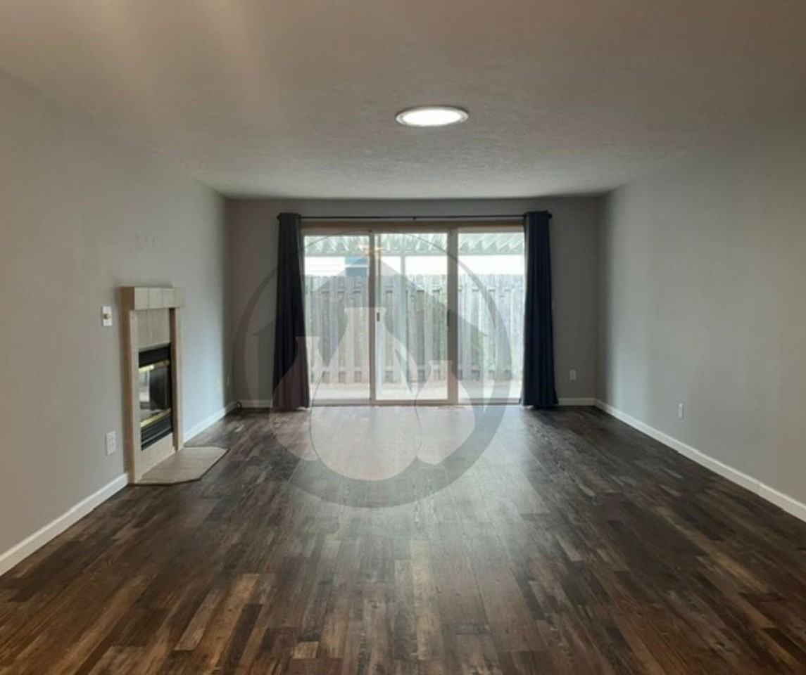 2465 Connemara Ct Se - Photo 5 of 18