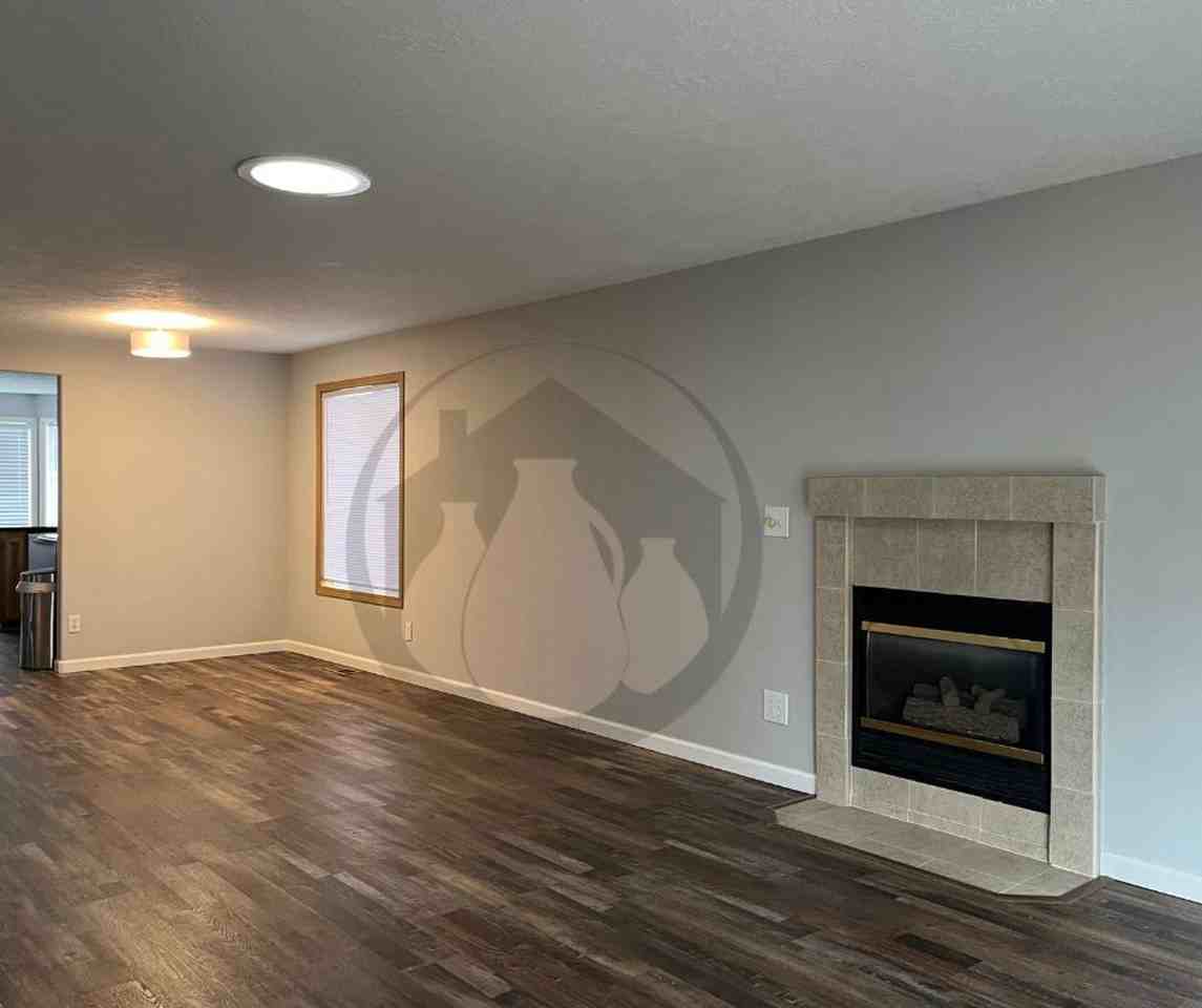 2465 Connemara Ct Se - Photo 6 of 18