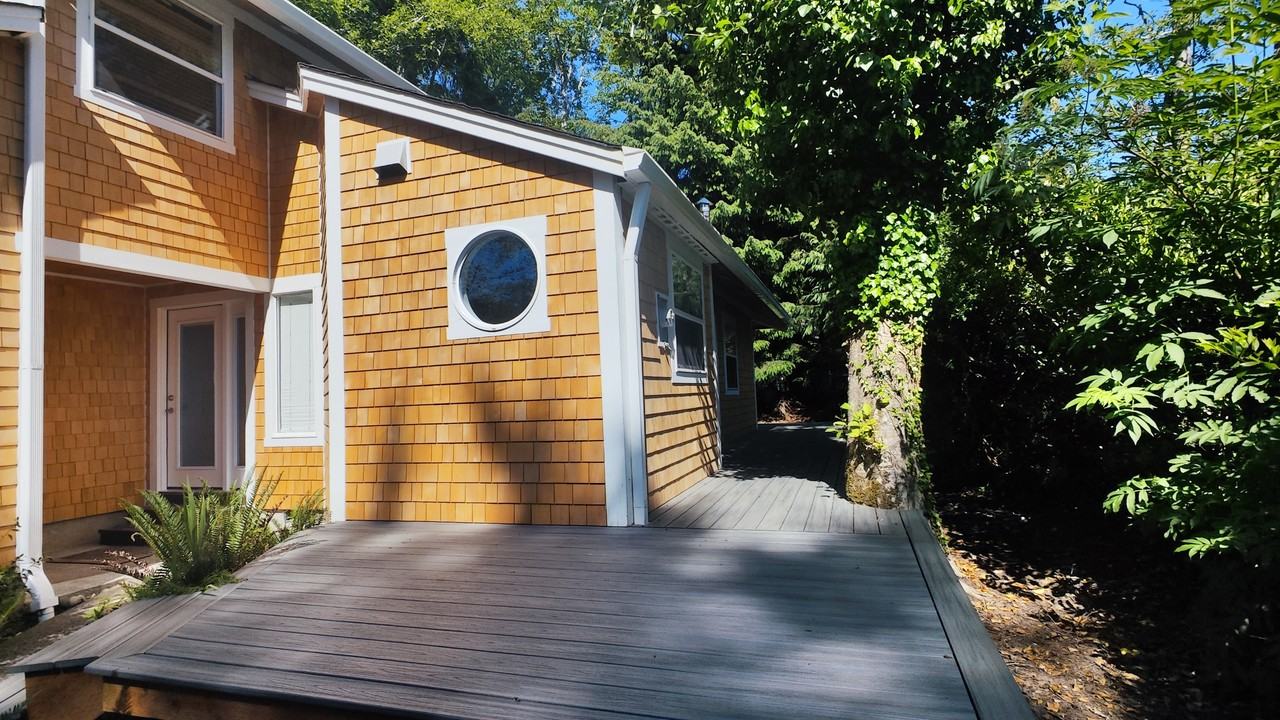 679 N Larch St #NA - Photo 2 of 25