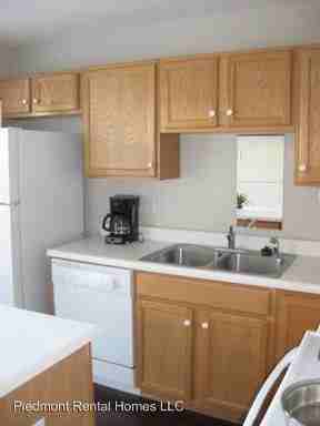 27 Tannenbaum Cir - Photo 2 of 16
