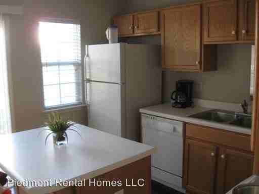 27 Tannenbaum Cir - Photo 3 of 16