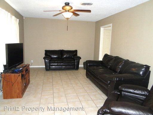 1104 Delmar St - Photo 2 of 7