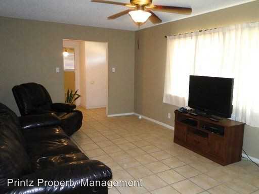 1104 Delmar St - Photo 3 of 7