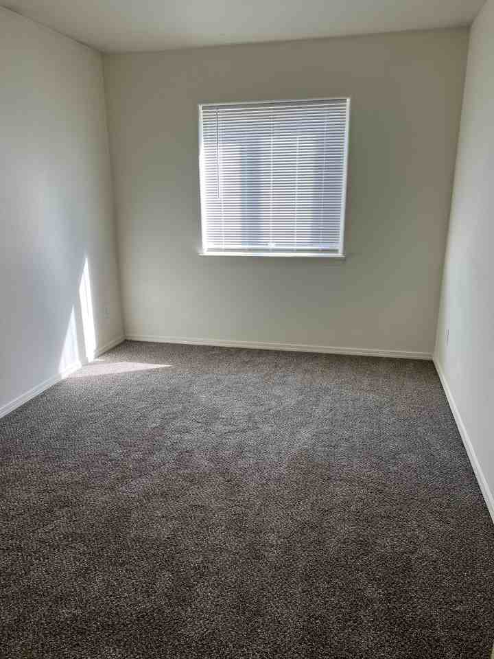 1809 Ne 90th Cir #NA - Photo 2 of 8