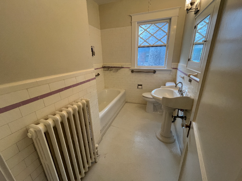 845 University St - Photo 2 of 16