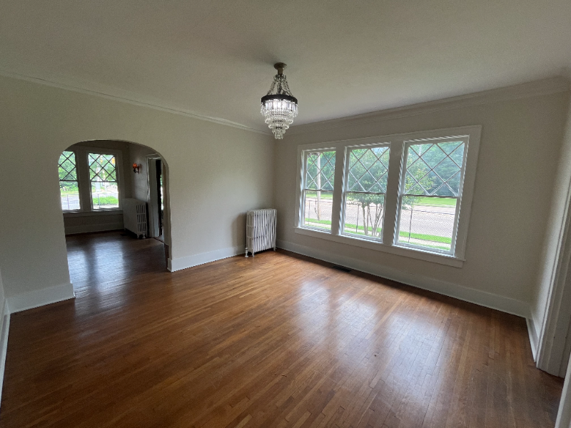 845 University St - Photo 4 of 16