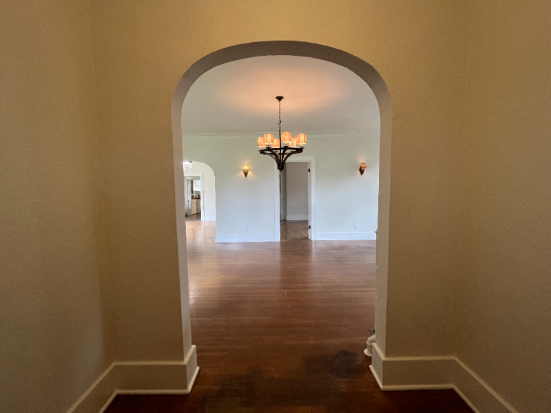 845 University St - Photo 5 of 16