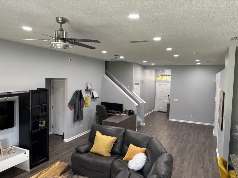 437 Fort Drum Ct - Photo 4 of 12