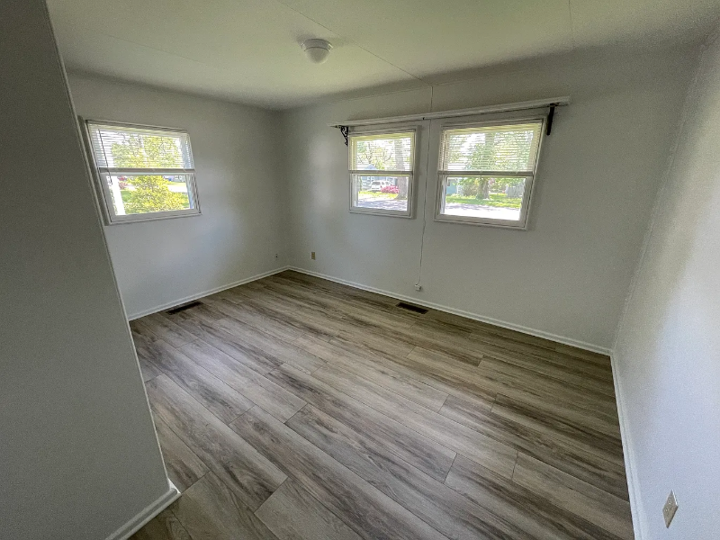 345 Mockingbird Ln - Photo 3 of 6