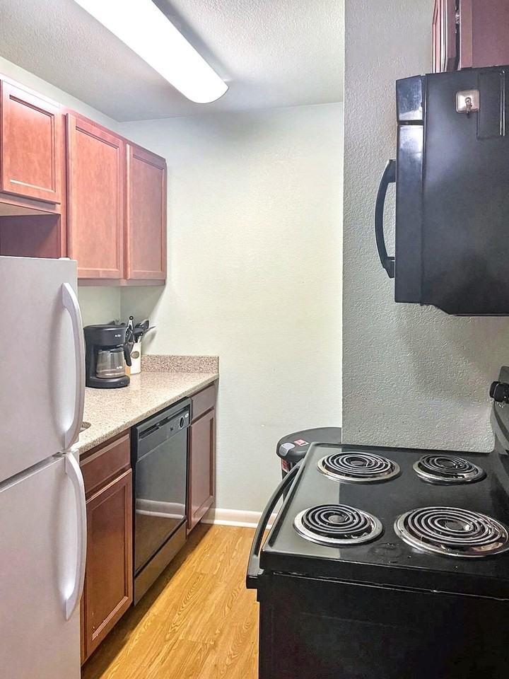 121 North Jackson Street - Photo 4 of 13