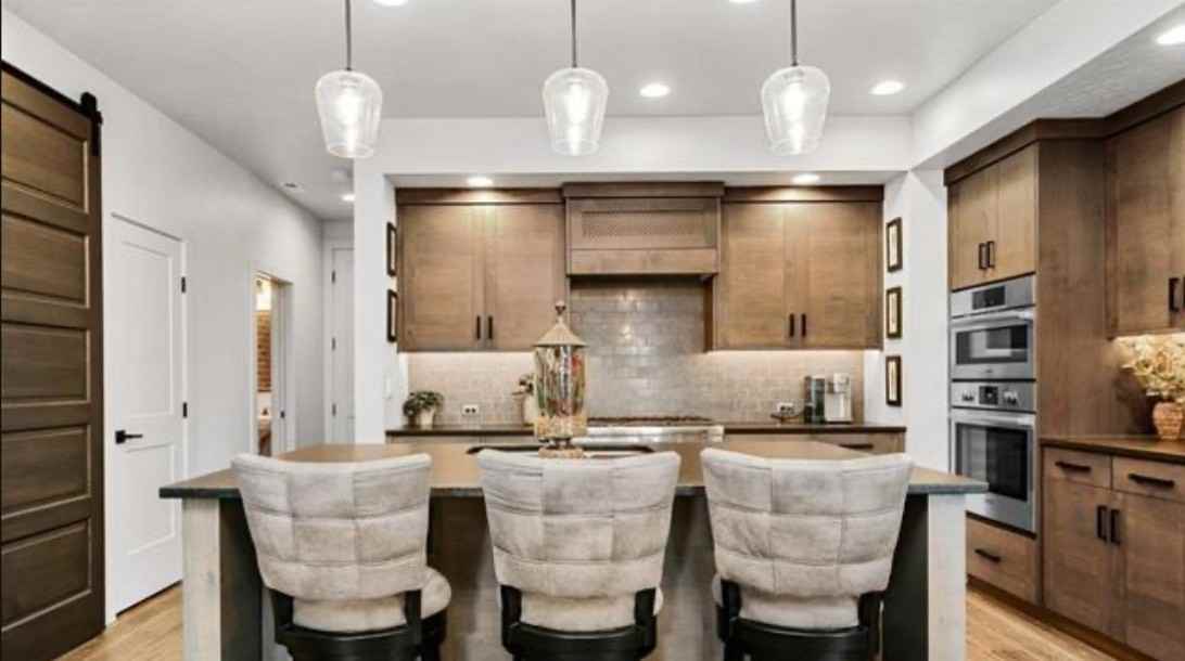 4422 East Parkcenter Boulevard - Photo 3 of 10