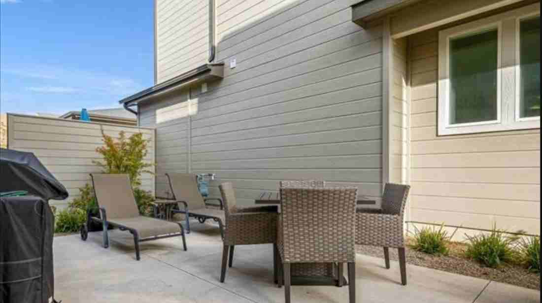 4422 East Parkcenter Boulevard - Photo 6 of 10