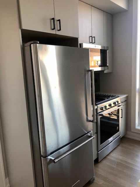 1046 West Cornelia Avenue - Photo 2 of 9