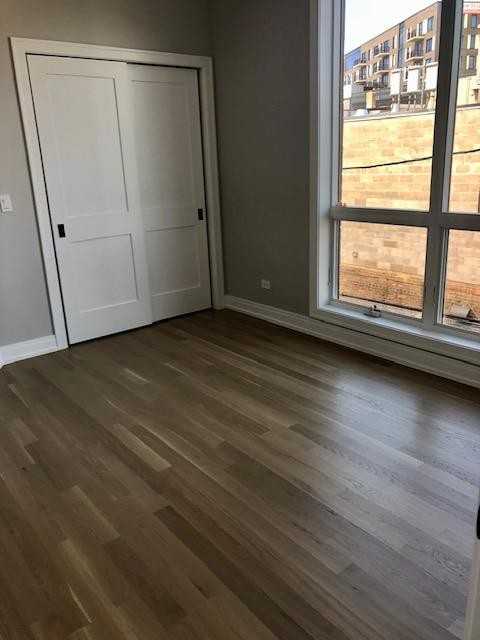 1046 West Cornelia Avenue - Photo 7 of 9