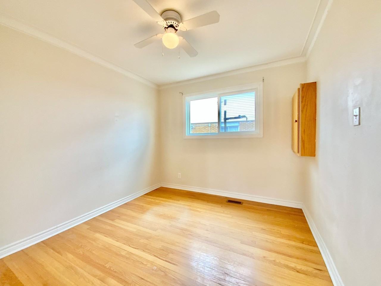 1393 Claymor Ave - Photo 3 of 15